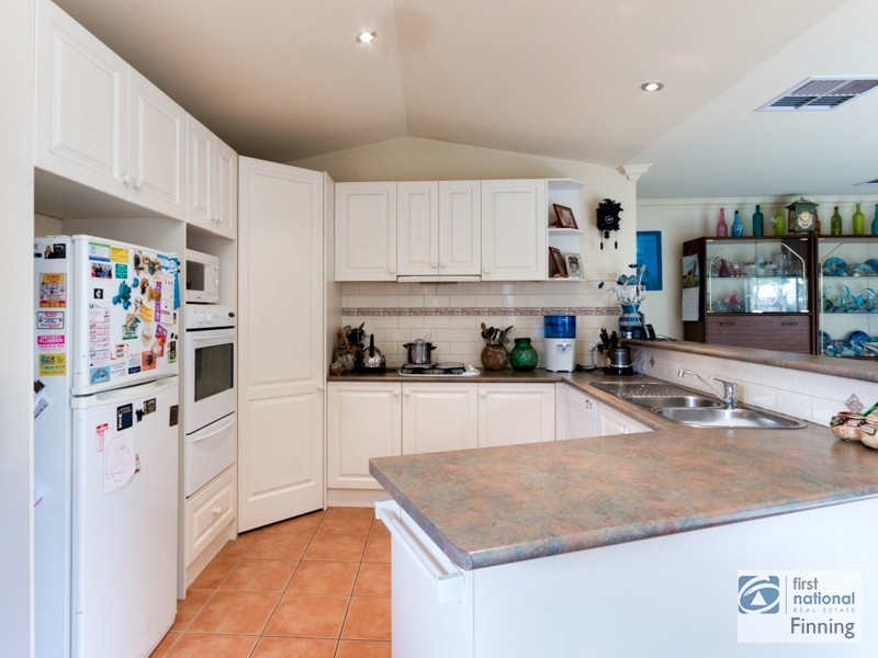 15 Sunningdale Crescent, Cranbourne VIC 3977