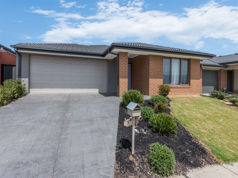 7 Jutland Close, Cranbourne VIC 3977