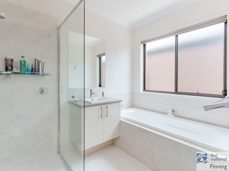 7 Jutland Close, Cranbourne VIC 3977