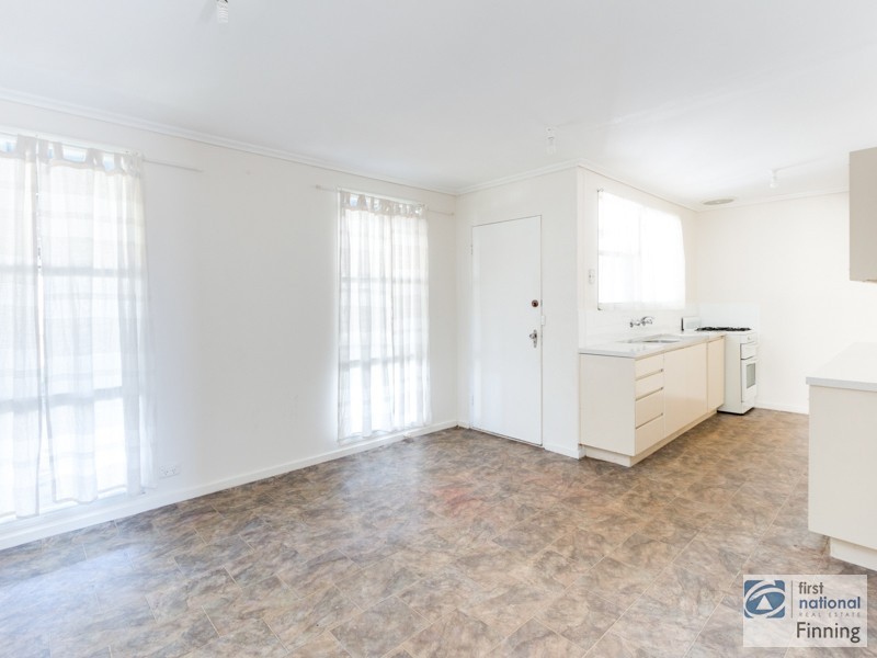 6 Kurt Place, Cranbourne VIC 3977