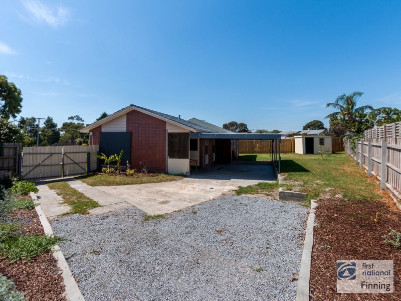 6 Kurt Place, Cranbourne VIC 3977
