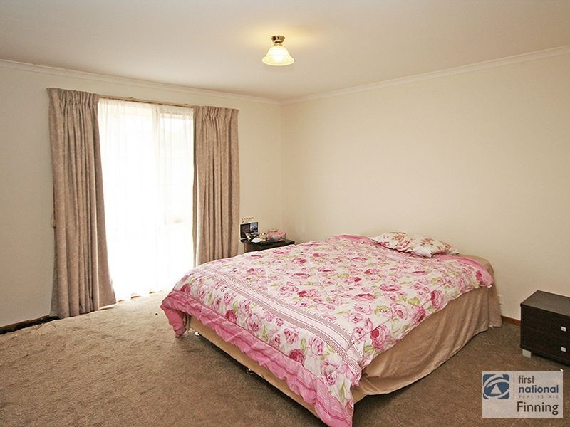 4 Lawson Close, Cranbourne VIC 3977