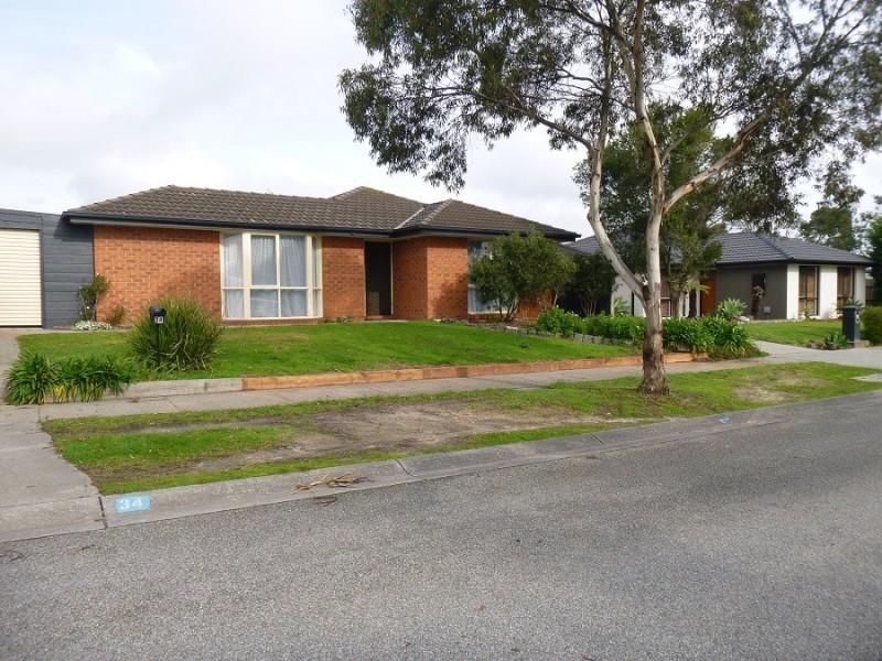 34 Broome Crescent, Cranbourne North VIC 3977