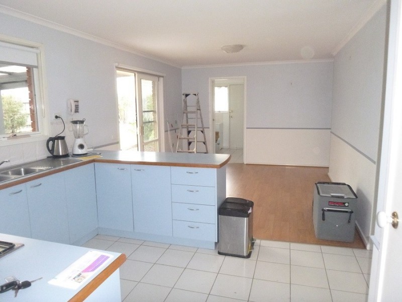 34 Broome Crescent, Cranbourne North VIC 3977