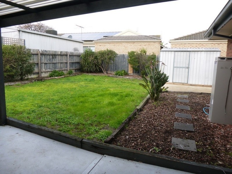 34 Broome Crescent, Cranbourne North VIC 3977