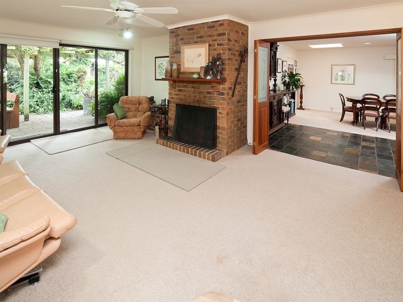 18 Mayfield Road, Cranbourne East VIC 3977