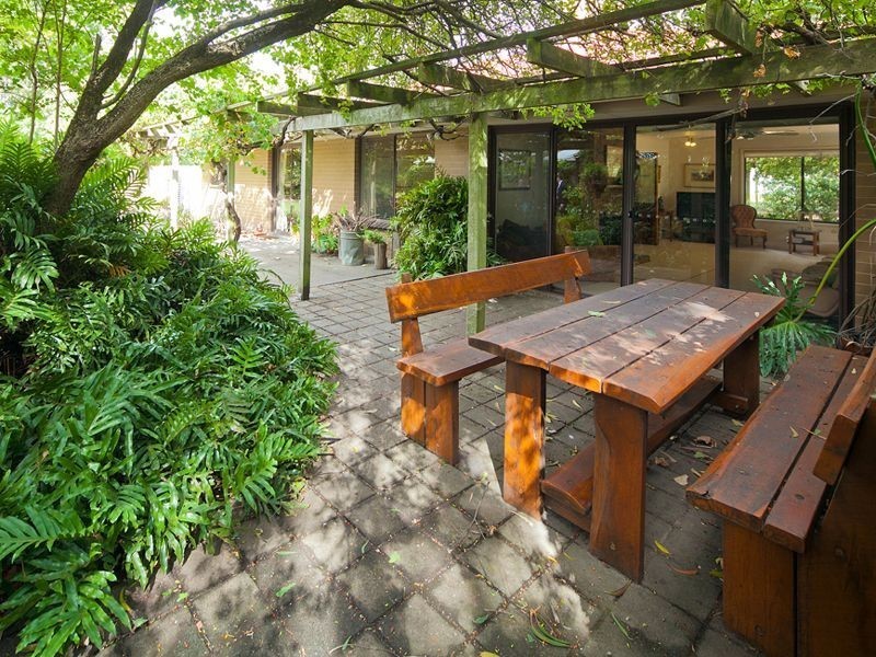 18 Mayfield Road, Cranbourne East VIC 3977