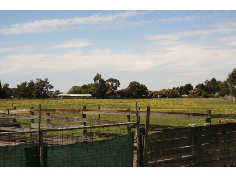1215 Ballarto Road, Cranbourne East VIC 3977