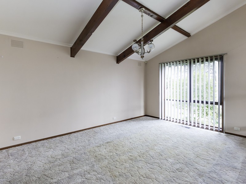 2 Bourke Road, Cranbourne VIC 3977