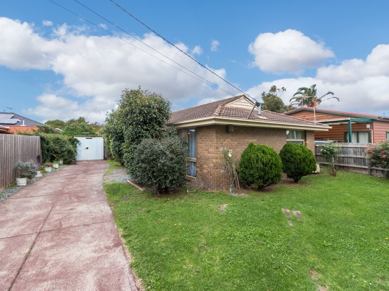 26 Dearing Avenue, Cranbourne VIC 3977