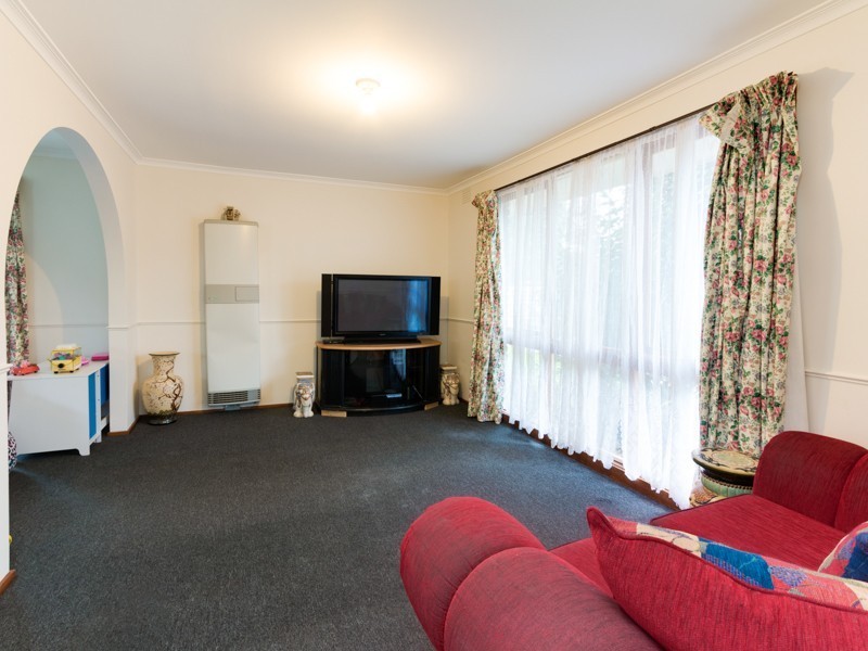 26 Dearing Avenue, Cranbourne VIC 3977