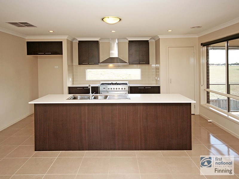 2 Bimberry Circuit, Clyde VIC 3978