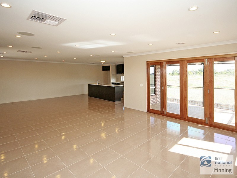 2 Bimberry Circuit, Clyde VIC 3978