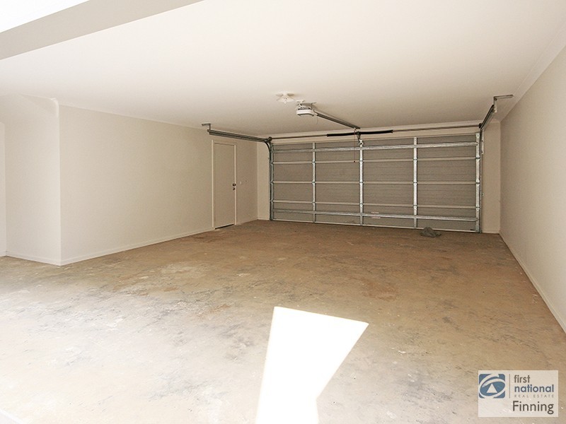 6 Fergus Lane, Cranbourne VIC 3977