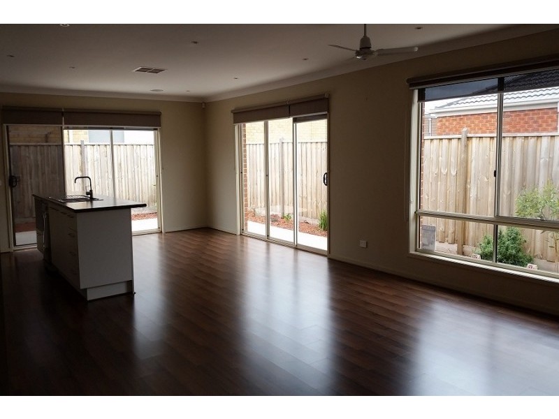 7 Bayley Place, Cranbourne VIC 3977