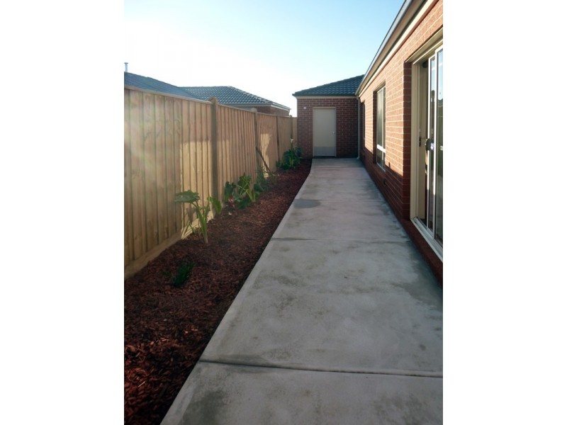 7 Bayley Place, Cranbourne VIC 3977