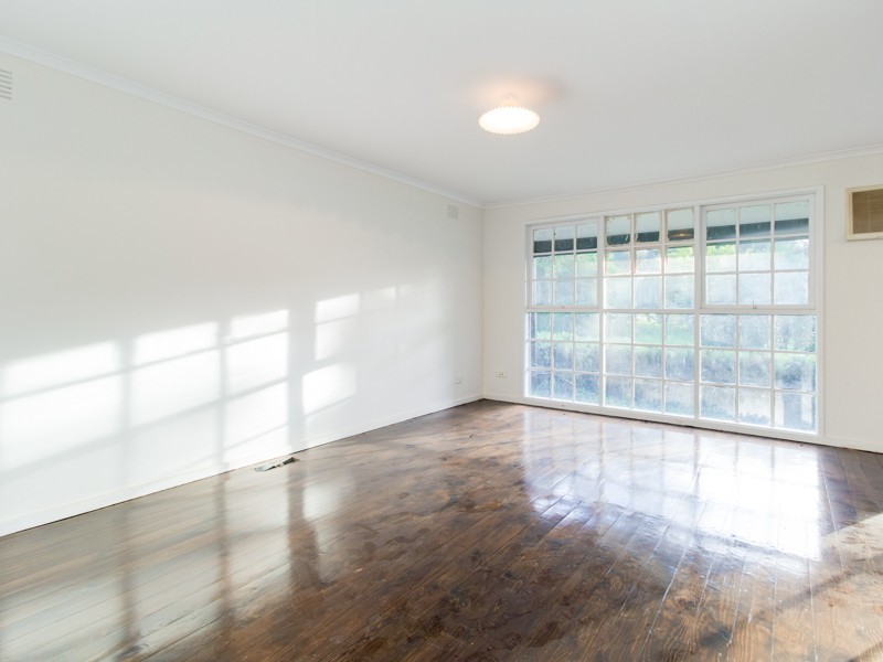 8 Mayfield Road, Cranbourne East VIC 3977