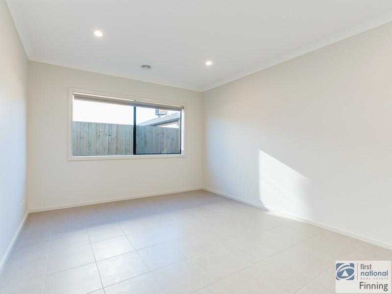 4 Fiorelli Boulevard, Cranbourne East VIC 3977