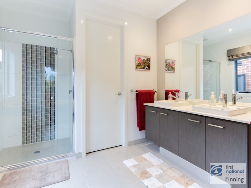 Clyde North VIC 3978