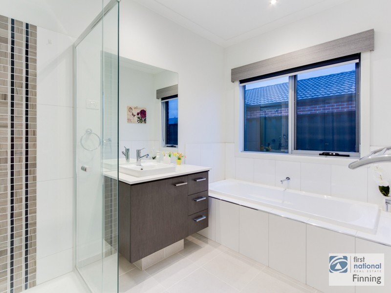 Clyde North VIC 3978