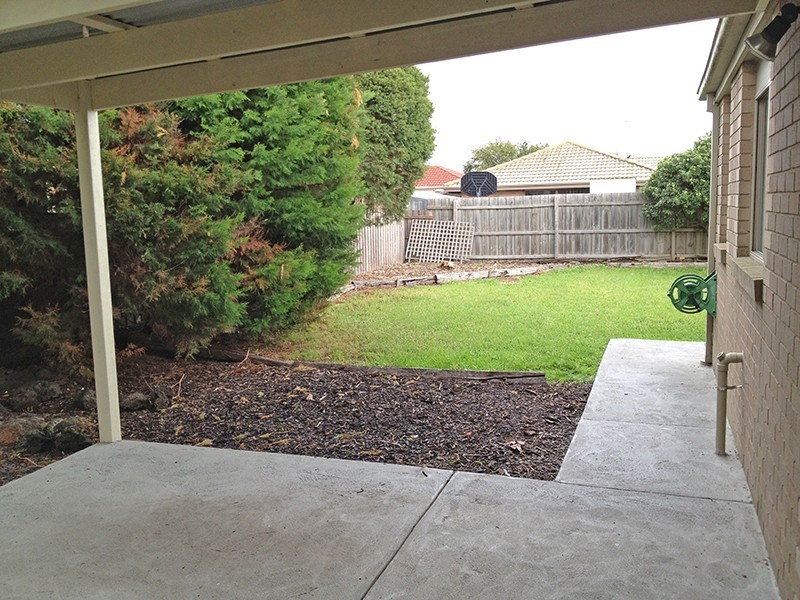 9 Samantha Crescent, Cranbourne North VIC 3977