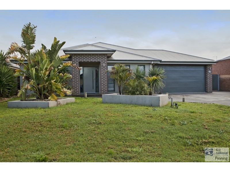 10 Makitti Close, Tooradin VIC 3980