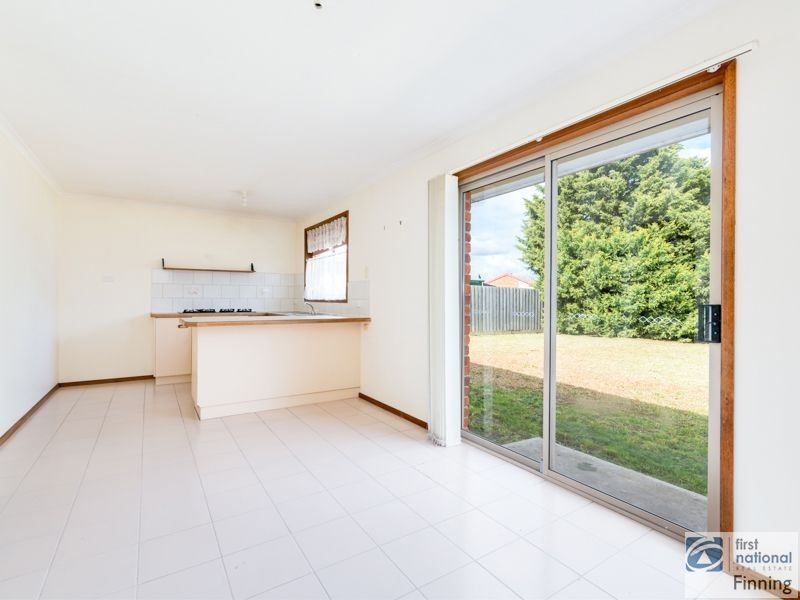 28 Brentwood Drive, Cranbourne North VIC 3977
