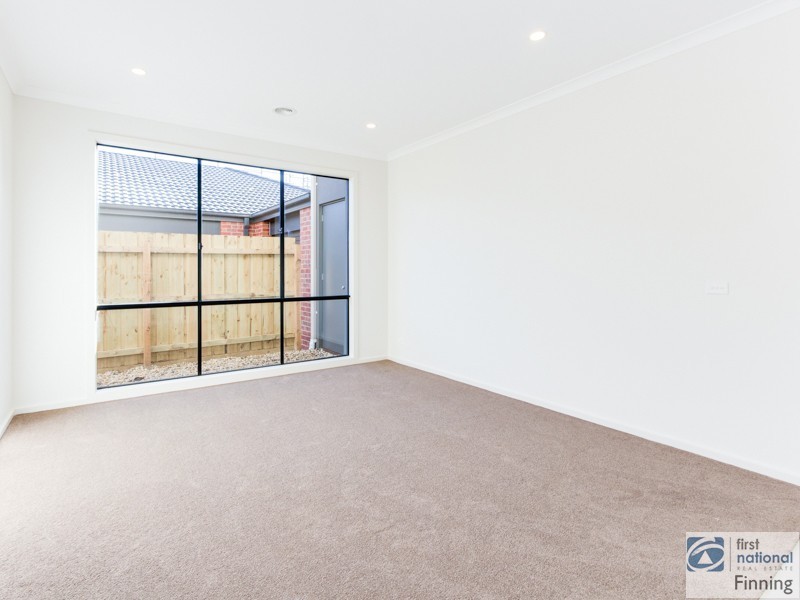 6 Fiorelli Boulevard, Cranbourne East VIC 3977