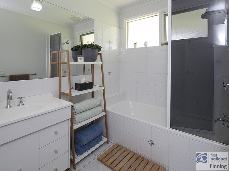 34 Bakers Rd, Clyde VIC 3978