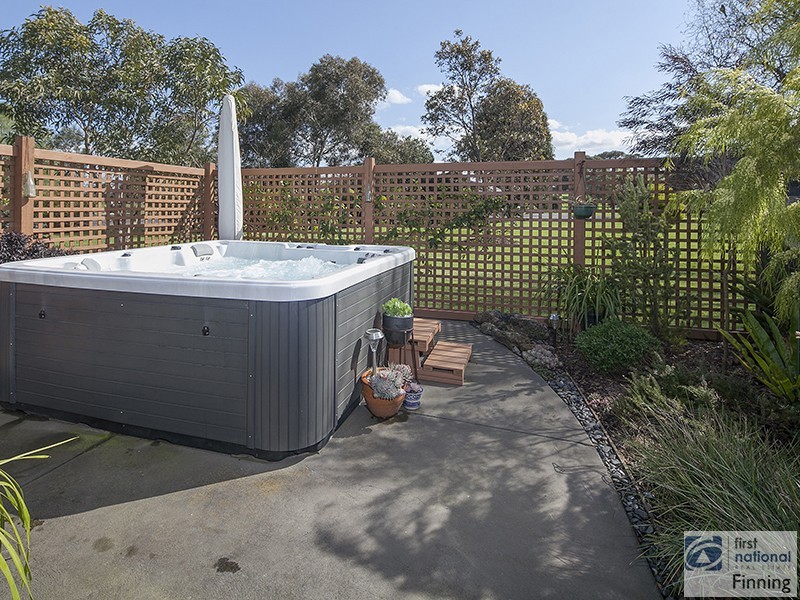 34 Bakers Rd, Clyde VIC 3978