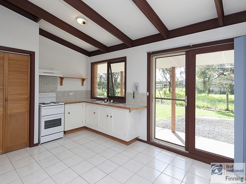 34 Bakers Rd, Clyde VIC 3978