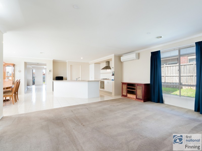 12 Yellowbox Crescent, Lyndhurst VIC 3975