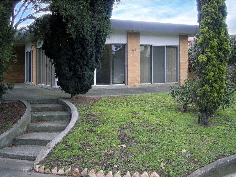 137 Sladen Street, Cranbourne VIC 3977