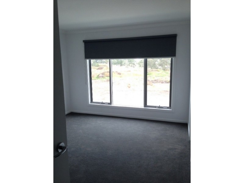 10 Aviara Walk, Cranbourne VIC 3977
