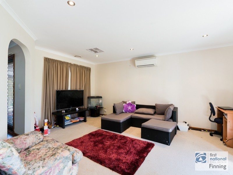 111 Lawless Drive, Cranbourne North VIC 3977