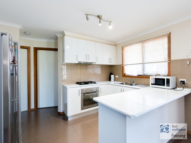 111 Lawless Drive, Cranbourne North VIC 3977