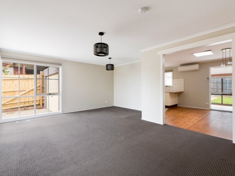 52 Lodge Crescent, Berwick VIC 3806