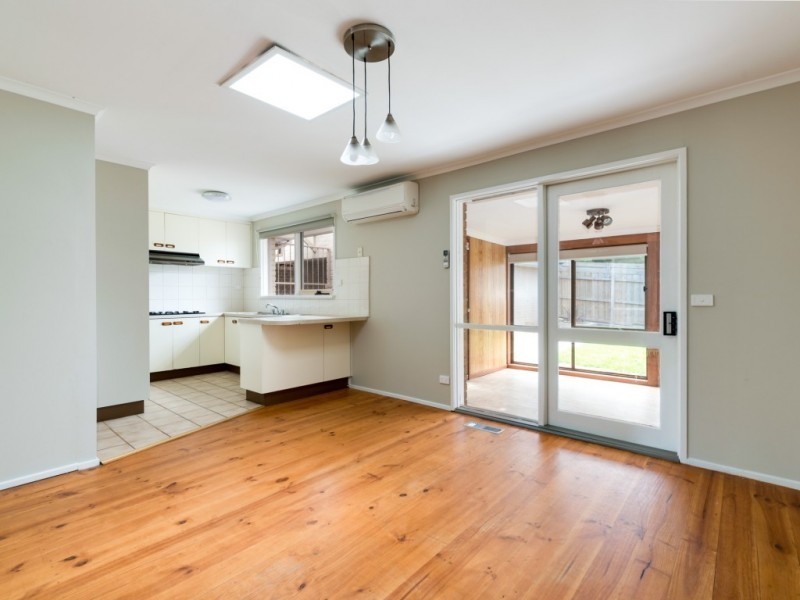 52 Lodge Crescent, Berwick VIC 3806