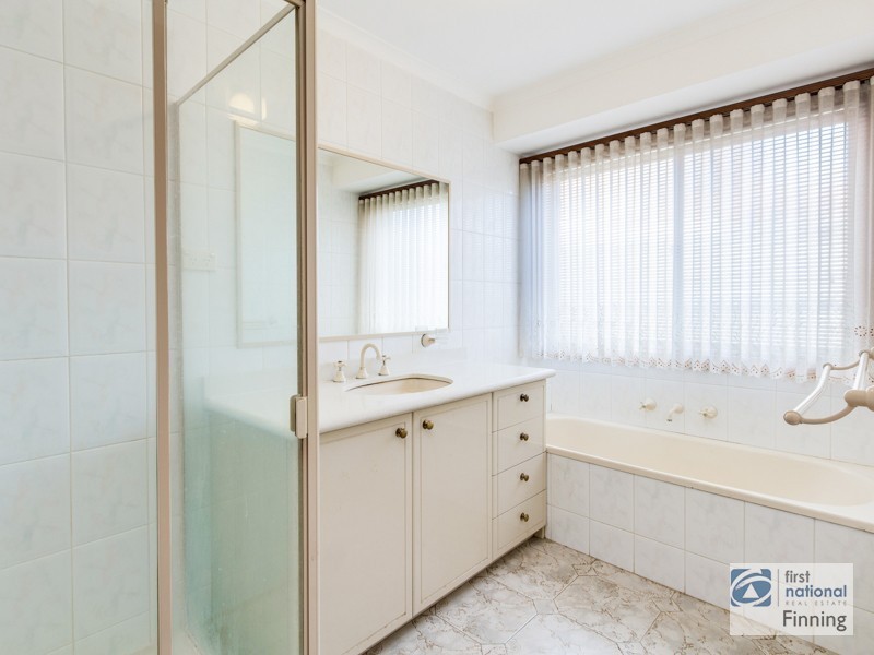 18 Wildwood Court, Cranbourne North VIC 3977