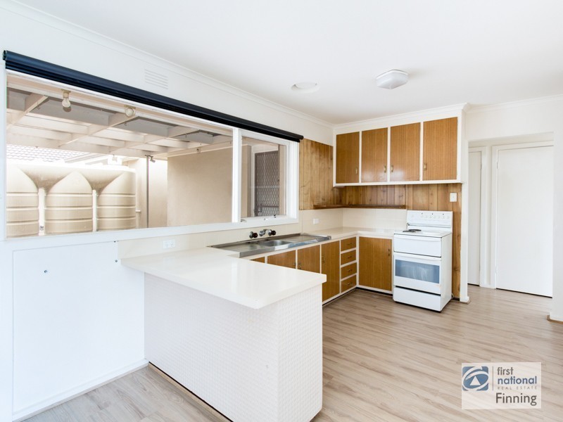 1/6 Carol Avenue, Cranbourne VIC 3977