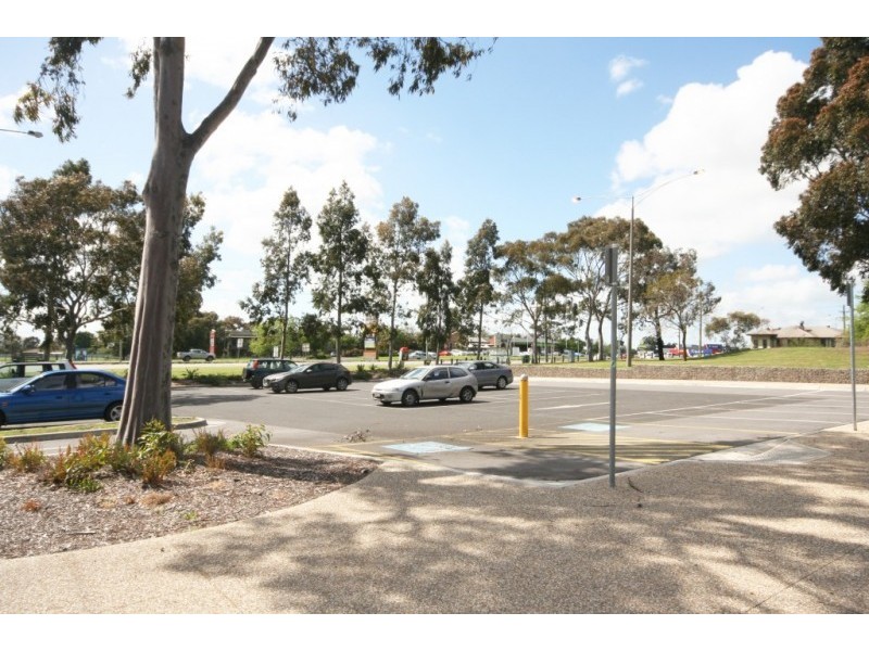 5 Cranbourne Place, Cranbourne VIC 3977