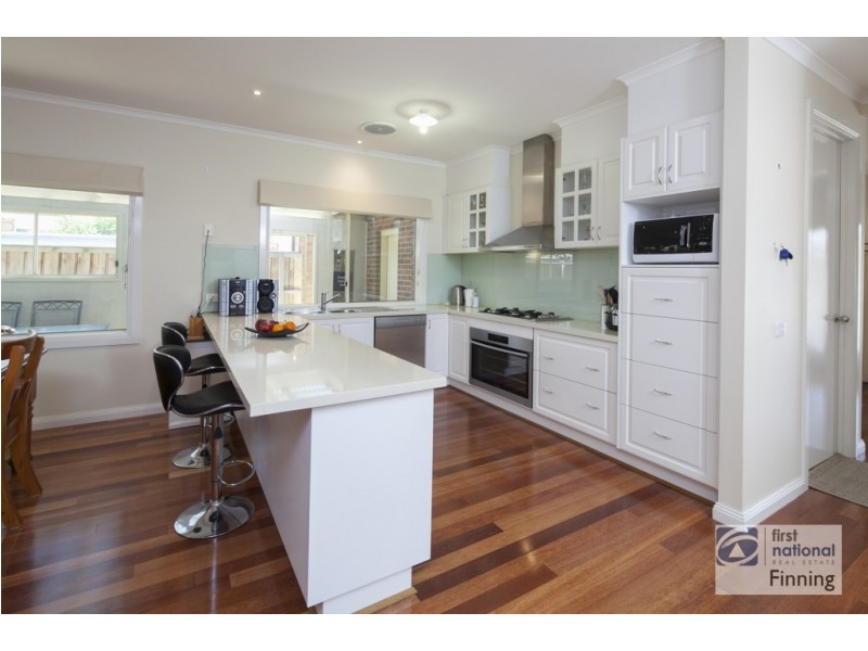 11 Firestone Green, Cranbourne VIC 3977