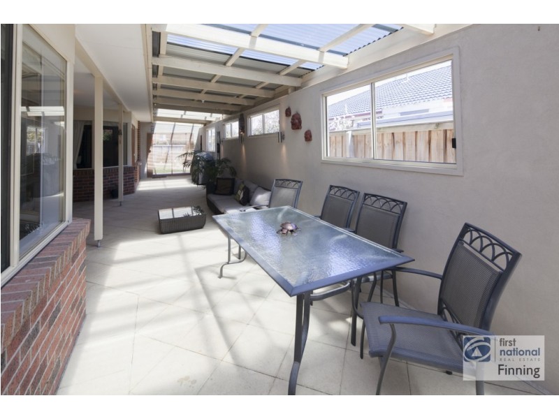 11 Firestone Green, Cranbourne VIC 3977