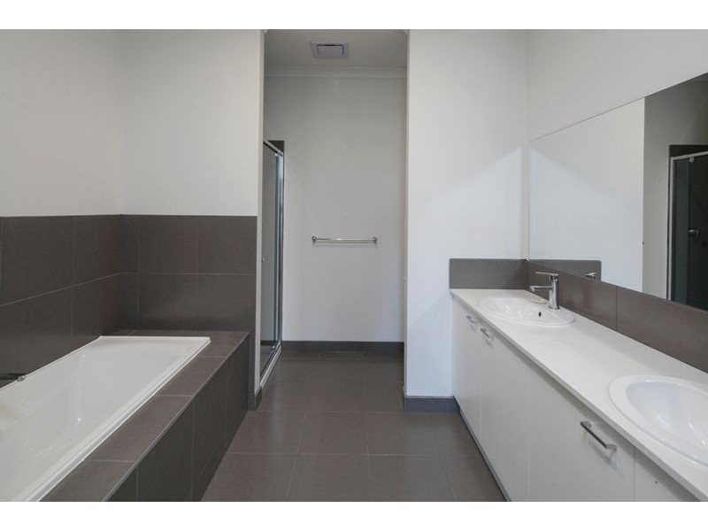 Lot 5 Fergus Lane, Cranbourne VIC 3977