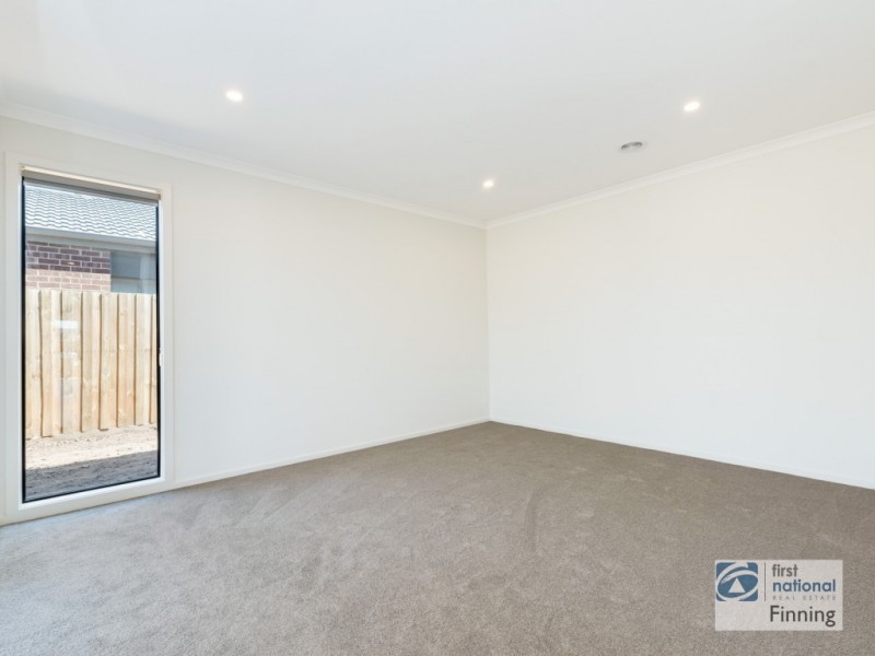 9 Pony Court, Cranbourne East VIC 3977