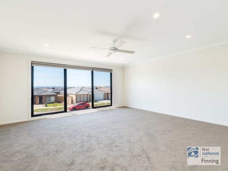 9 Pony Court, Cranbourne East VIC 3977