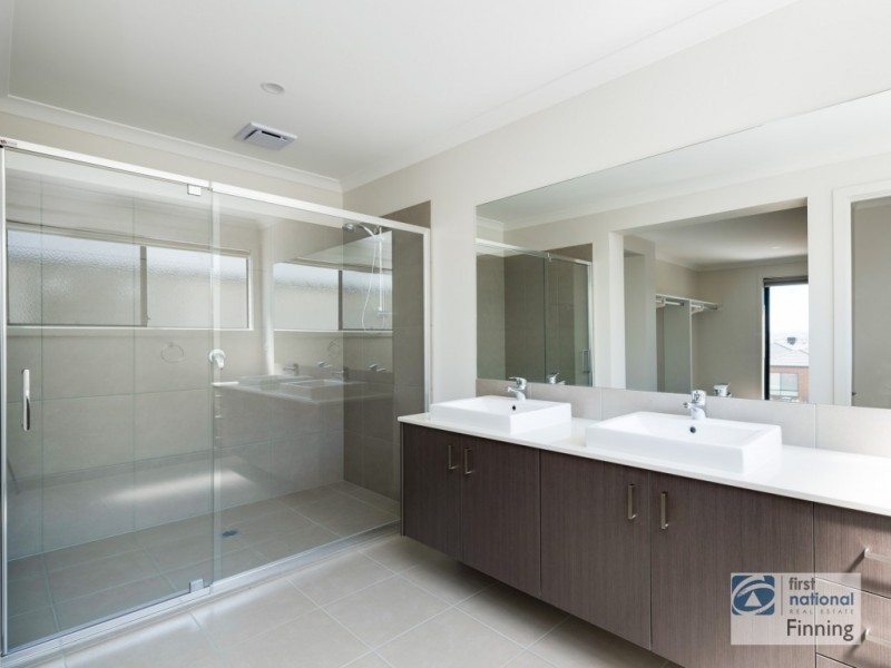 9 Pony Court, Cranbourne East VIC 3977