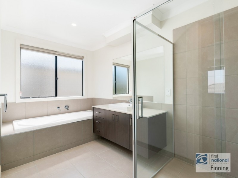 9 Pony Court, Cranbourne East VIC 3977