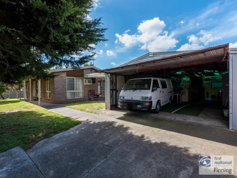 2 Gillespie Court, Cranbourne North VIC 3977