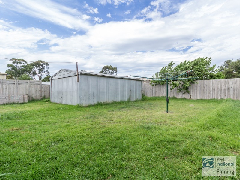16 David Avenue, Cranbourne VIC 3977